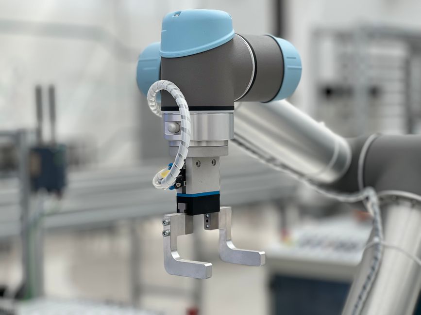 Cobots: Your Future Robot Teammates - MakerWorks